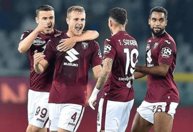 意甲焦点战：莱切VS那不勒斯——实力碰撞下的胜负天平与比分推演